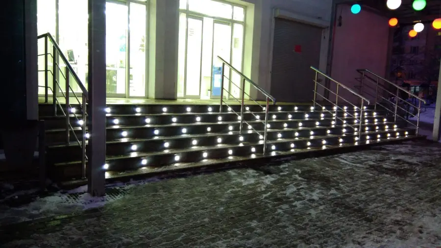 Монолитные лестницы для магазинов и торговых центров